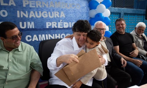 Prefeitura de Volta Redonda entrega escola revitalizada à comunidade no bairro Retiro